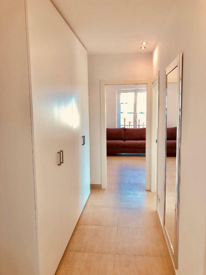 Attico Palazzo Di Vetro Apartment Луино Екстериор снимка